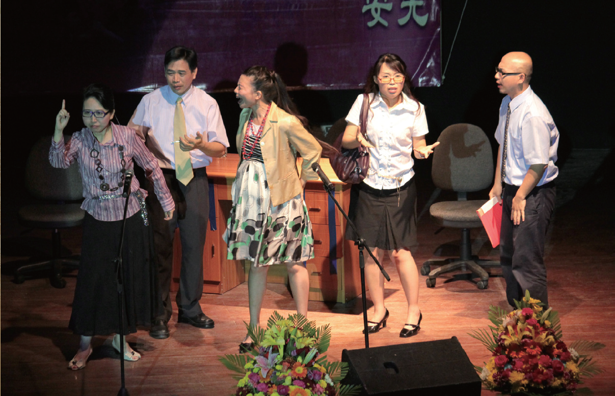 2011 於柬埔寨．磅臻 孝道推廣崇德劇團節目演出